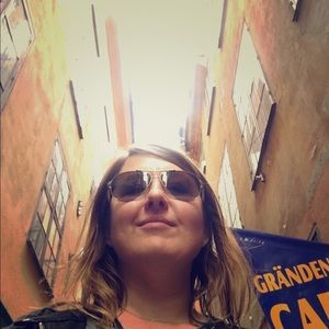 Meet your Posher, Casey